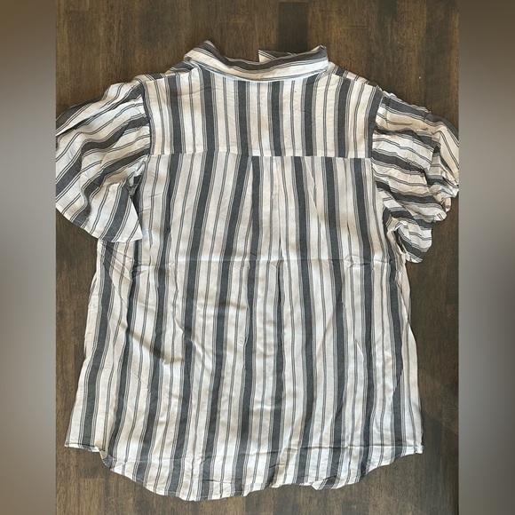 Davi & Dani Striped Button Down Shirt - Picture 3 of 3